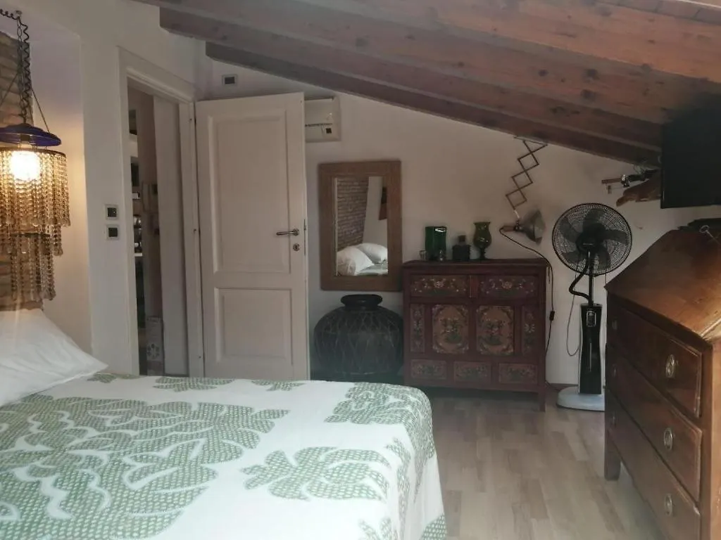 Room Aly Art Apartment Taormina Italië
